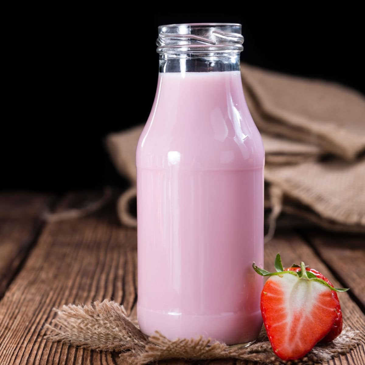 Binggrae Strawberry Flavored Milk - 6 Pack